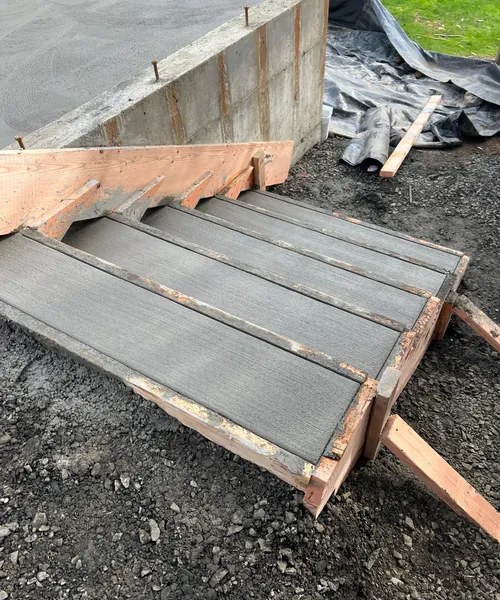 Hard Trowel Shop Slab , Saw Cut Control Joints in Sammamish 